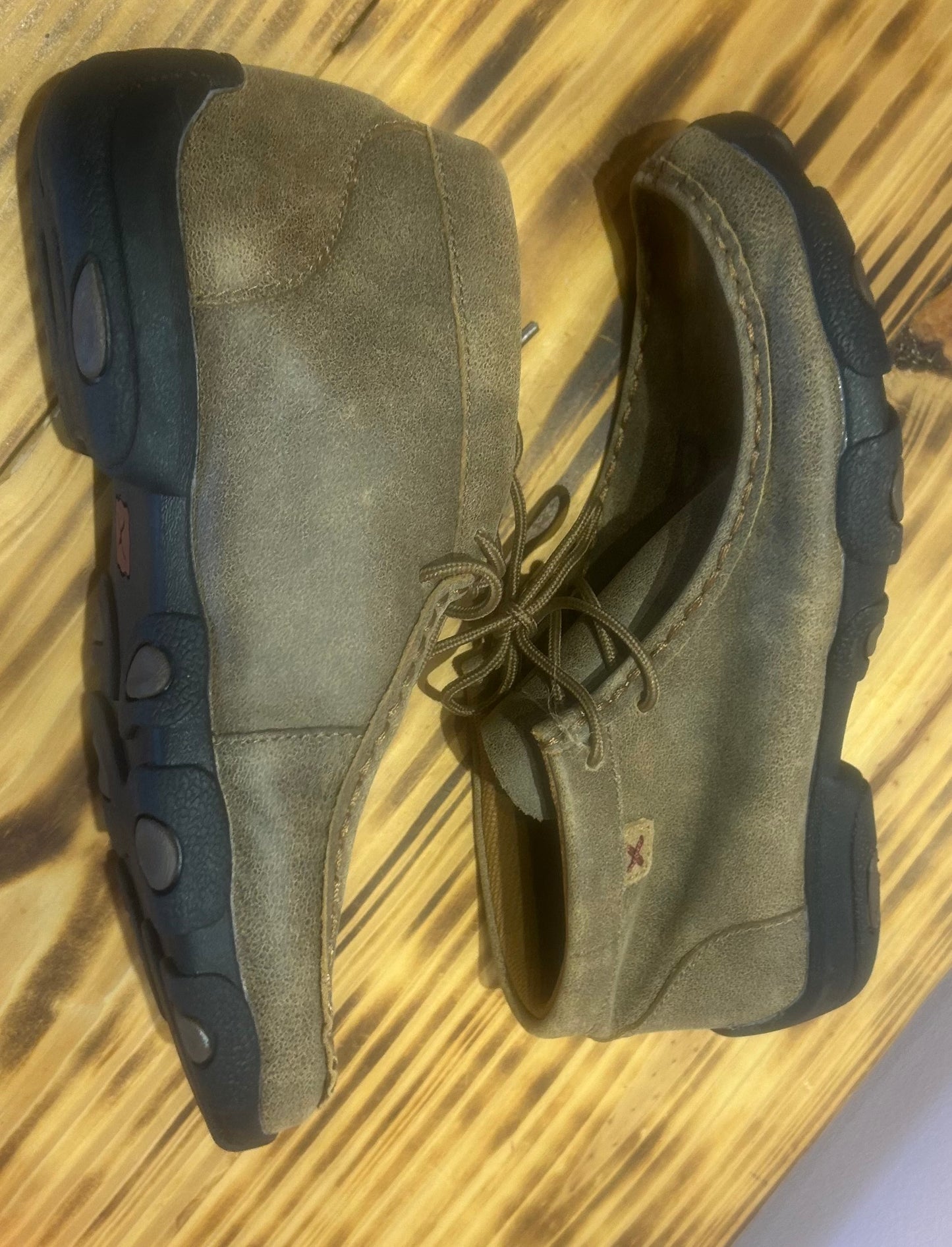 Boys Size 4 Twisted X Lace Up Shoe