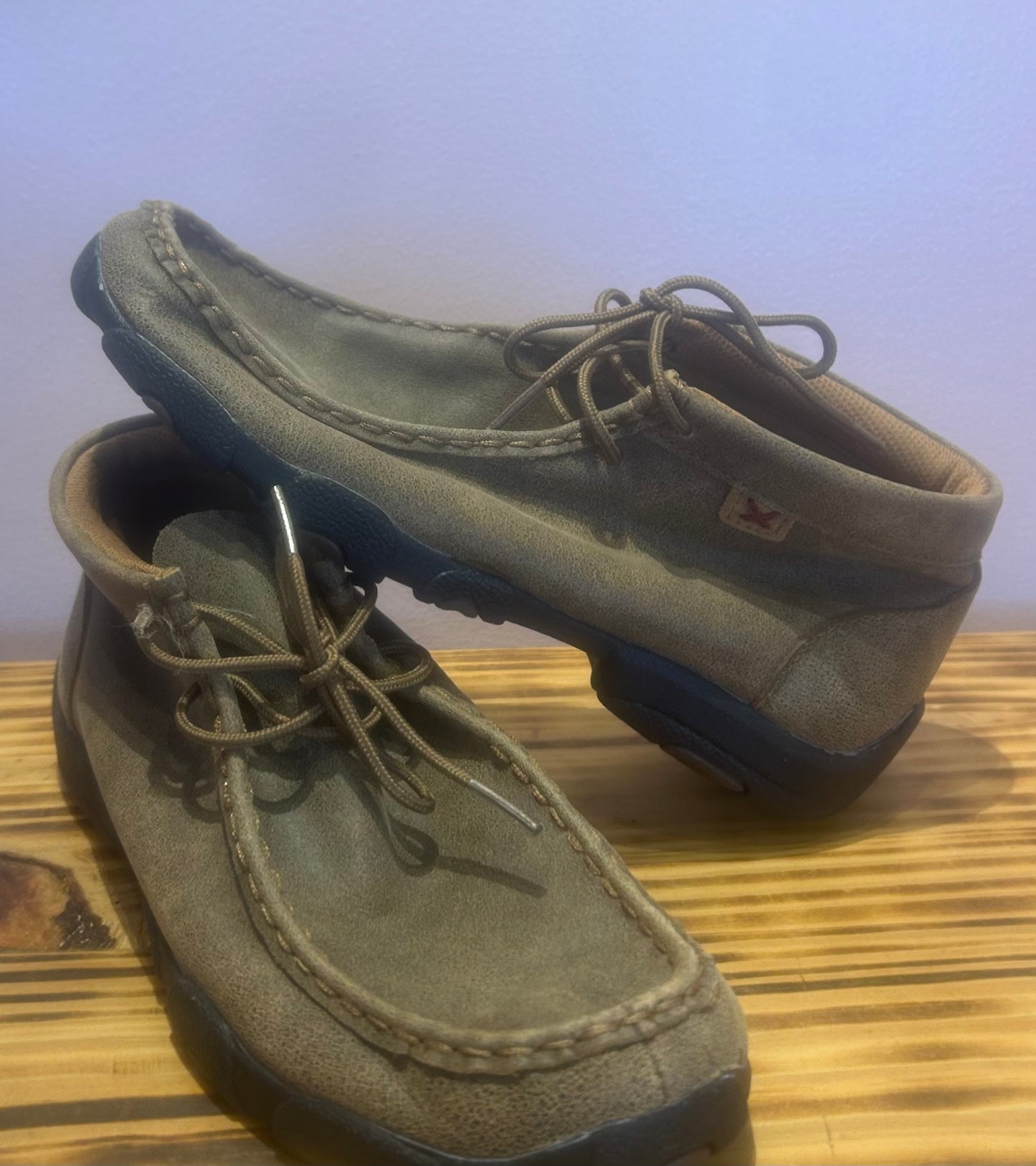 Boys Size 4 Twisted X Lace Up Shoe