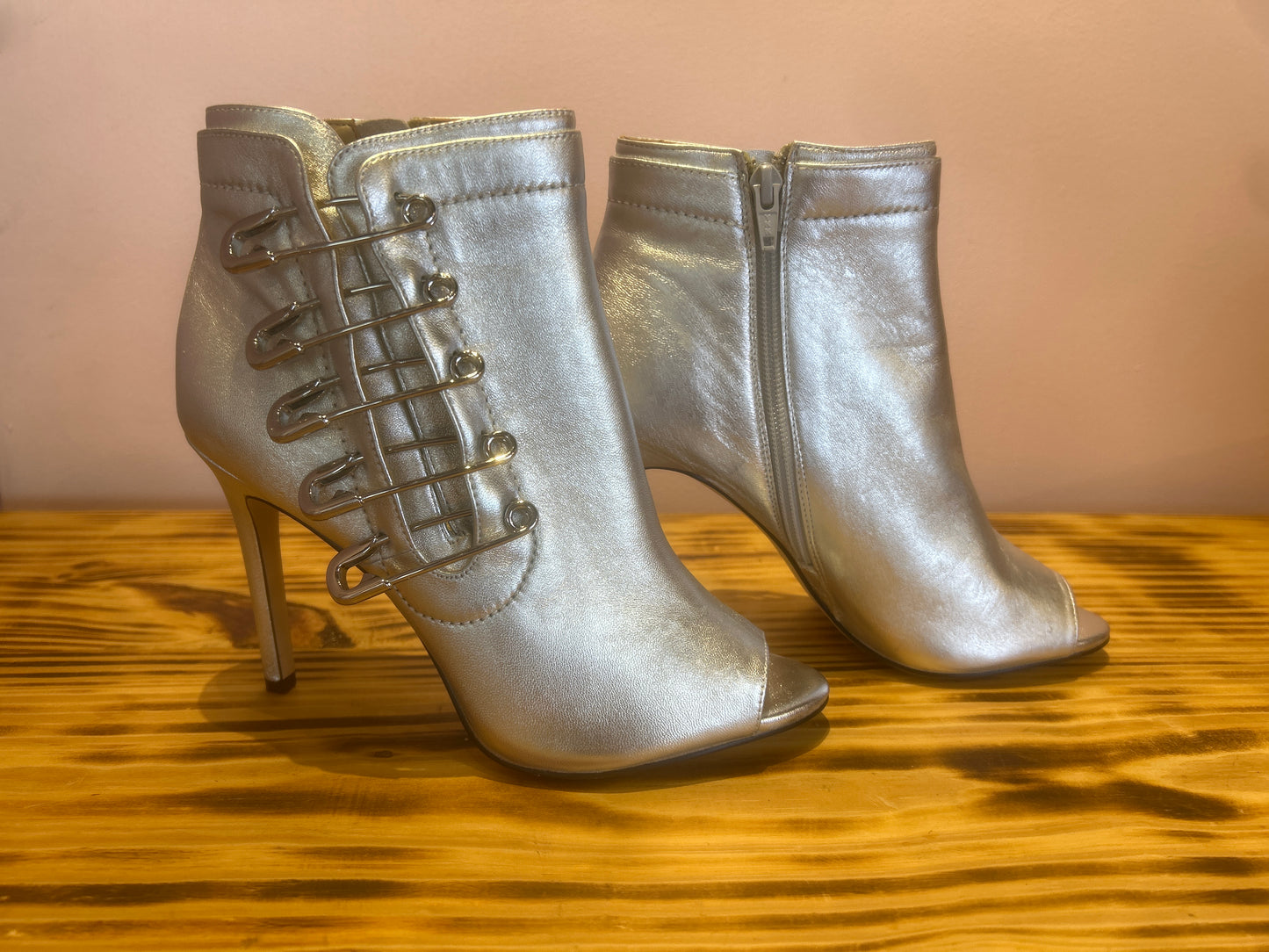 Katy Perry Silver Metalic The Utility Slipper Peep Toe Bootie - size 8